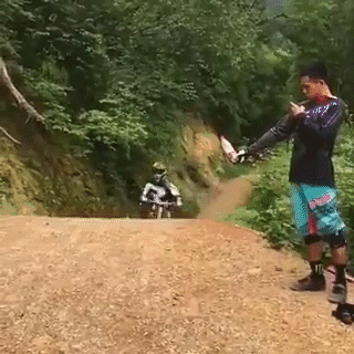 火遍全网的瓶盖挑战和跑步有啥关系