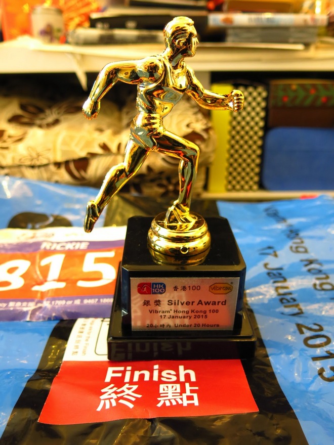 谢震业两百米破亚洲纪录 | 跑圈十件事