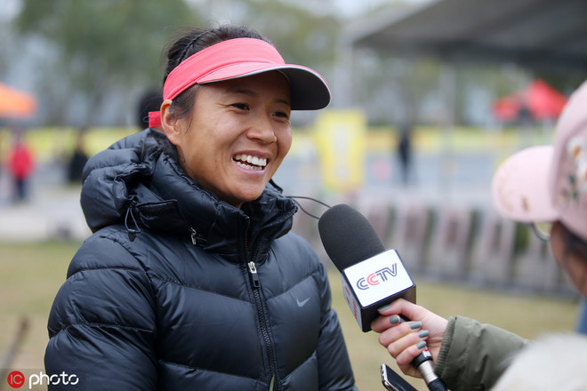 哈桑打破尘封23年1英里世界纪录 | 跑圈十件事