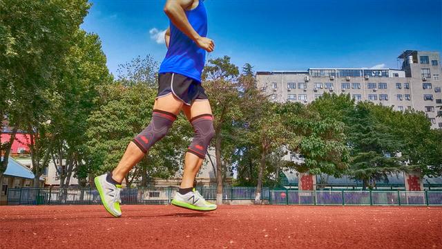 咕咚跑步精灵VS Garmin“绿豆芽”，谁更有资格做跑者的“贴身私教”？