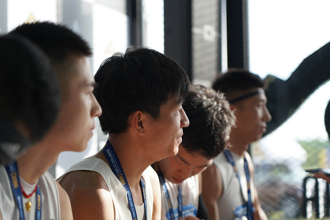 与adidasTERREX一起，越山向海