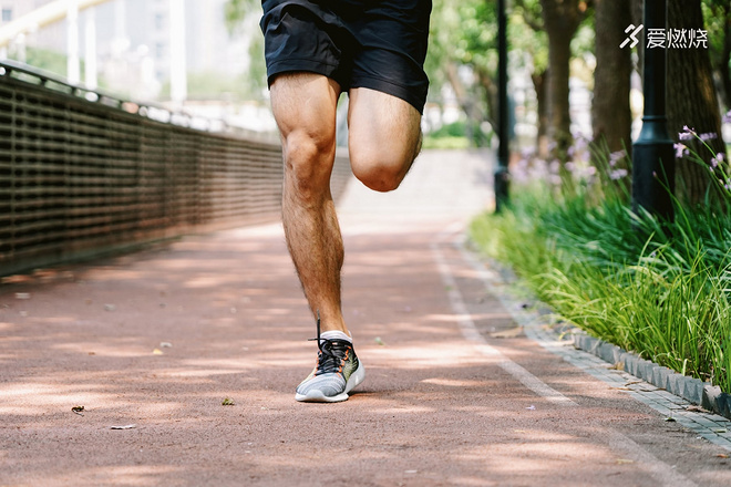 跑鞋 | 超级中底来袭 New Balance FuelCell Rebel评测