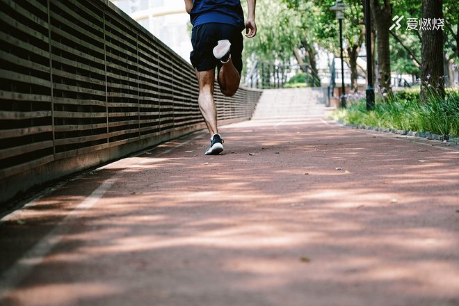 跑鞋 | 超级中底来袭 New Balance FuelCell Rebel评测