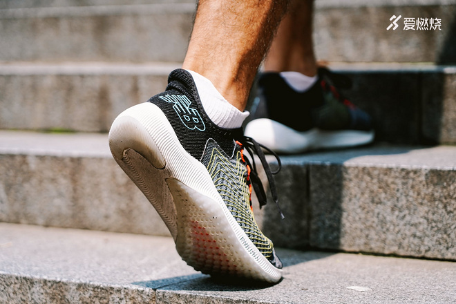 跑鞋 | 超级中底来袭 New Balance FuelCell Rebel评测