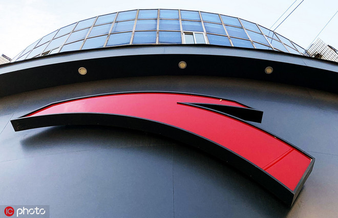 哈桑打破尘封23年1英里世界纪录 | 跑圈十件事