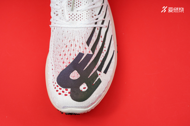 跑鞋 | 超级中底来袭 New Balance FuelCell Rebel评测