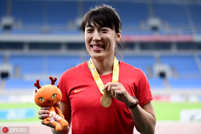 哈桑打破尘封23年1英里世界纪录 | 跑圈十件事