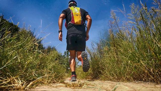 COROS VERTIX和GARMIN FR945谁更能打？你想看的数据对比这里都有