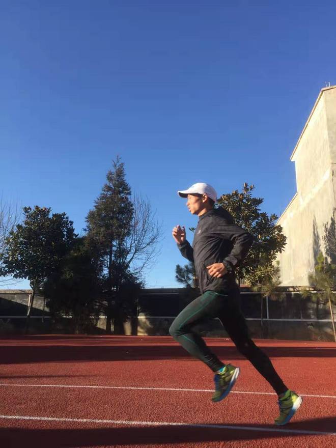 专访 | 爱跑步更要爱生活 冠军背后的故事