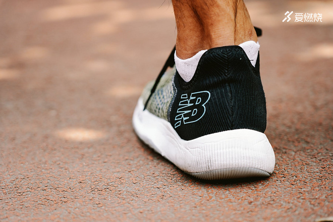 跑鞋 | 超级中底来袭 New Balance FuelCell Rebel评测
