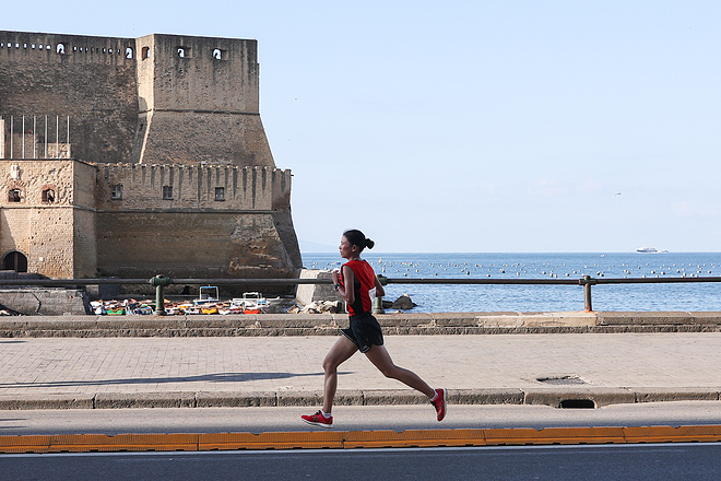 哈桑打破尘封23年1英里世界纪录 | 跑圈十件事