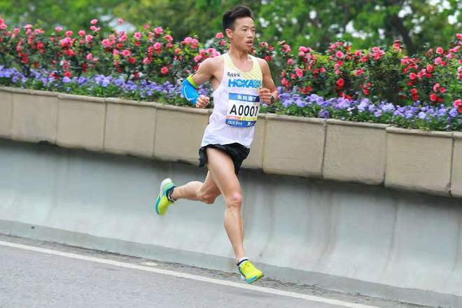 专访 | 爱跑步更要爱生活 冠军背后的故事