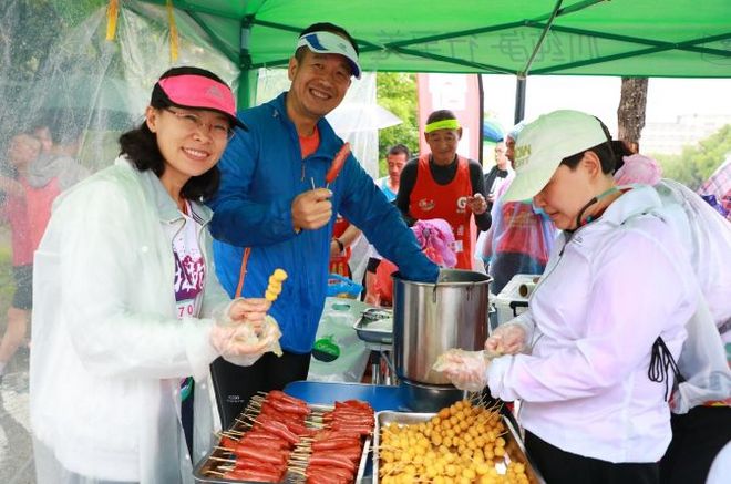 祝福祖国70华诞 | 风雨中，他们为谁而跑