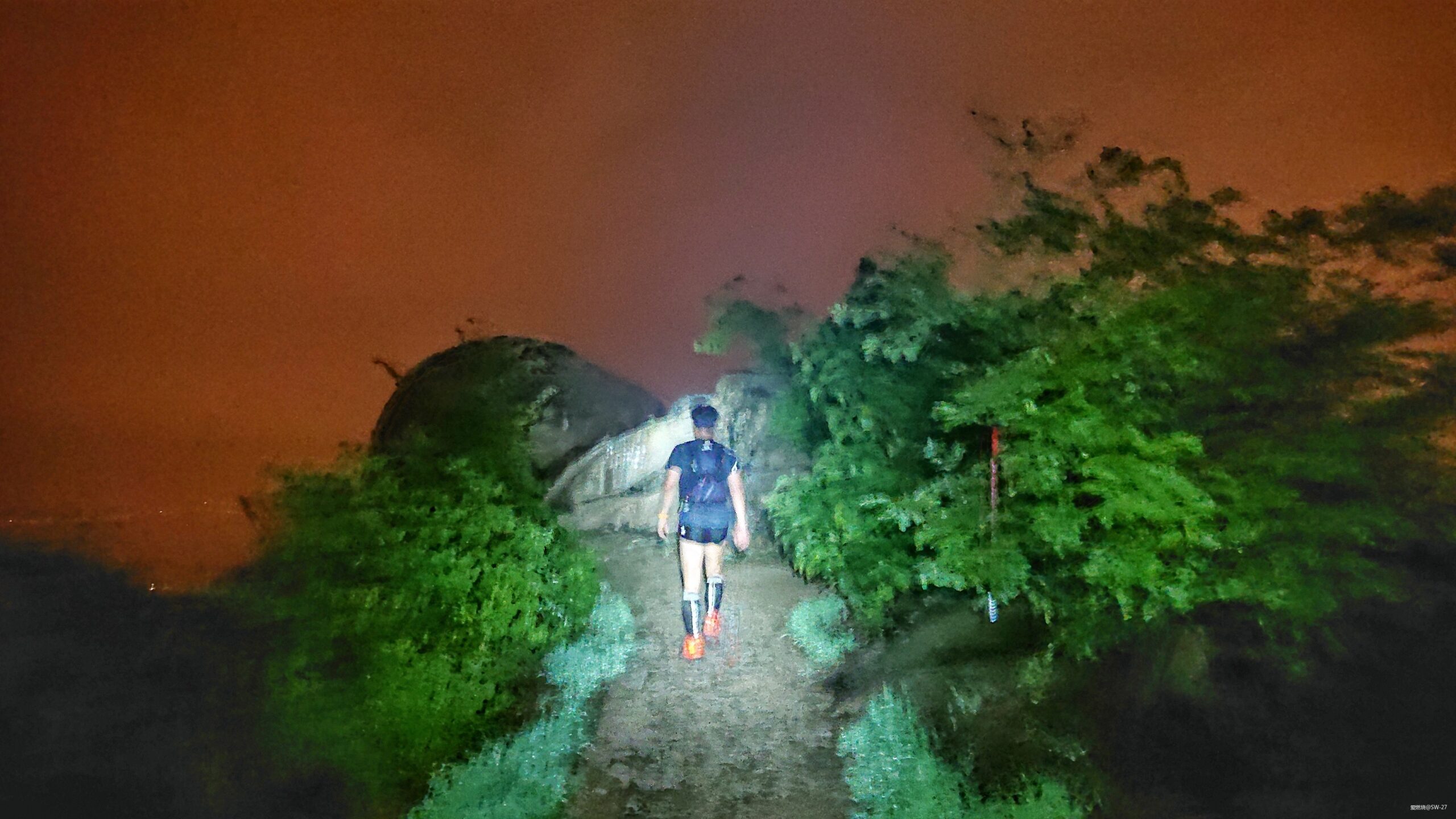 穿过黑暗到黎明，仲夏雨夜姑苏跑山——「锦衣夜行」记