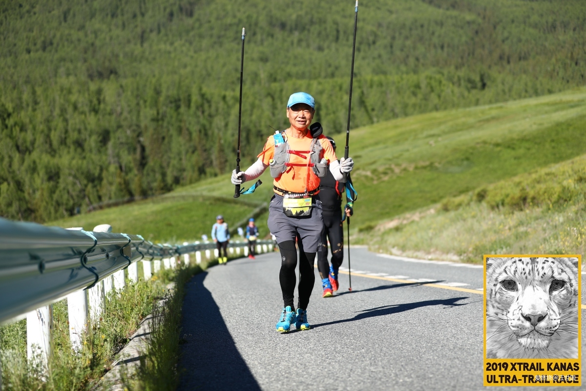 喀纳斯１６８ 在花海中放飞