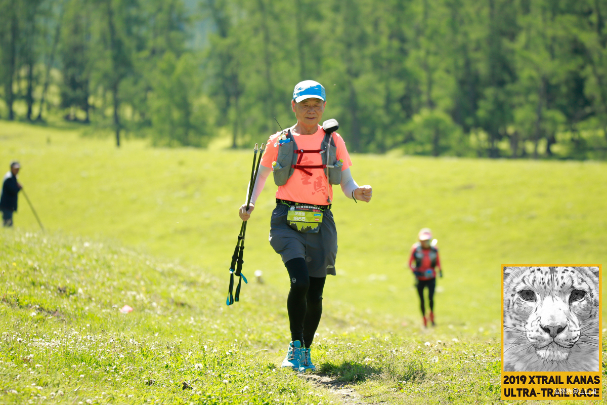喀纳斯１６８ 在花海中放飞