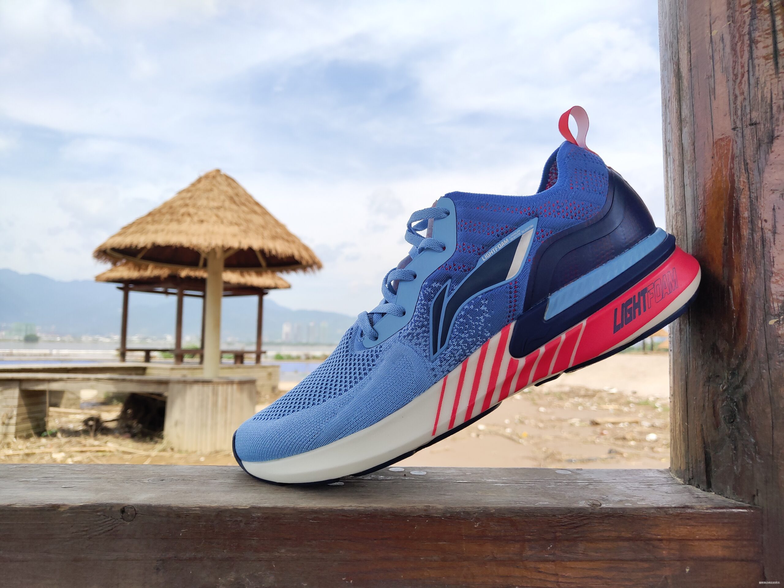 稳若磐石，凭“岚”而立——李宁2019岚跑鞋评测