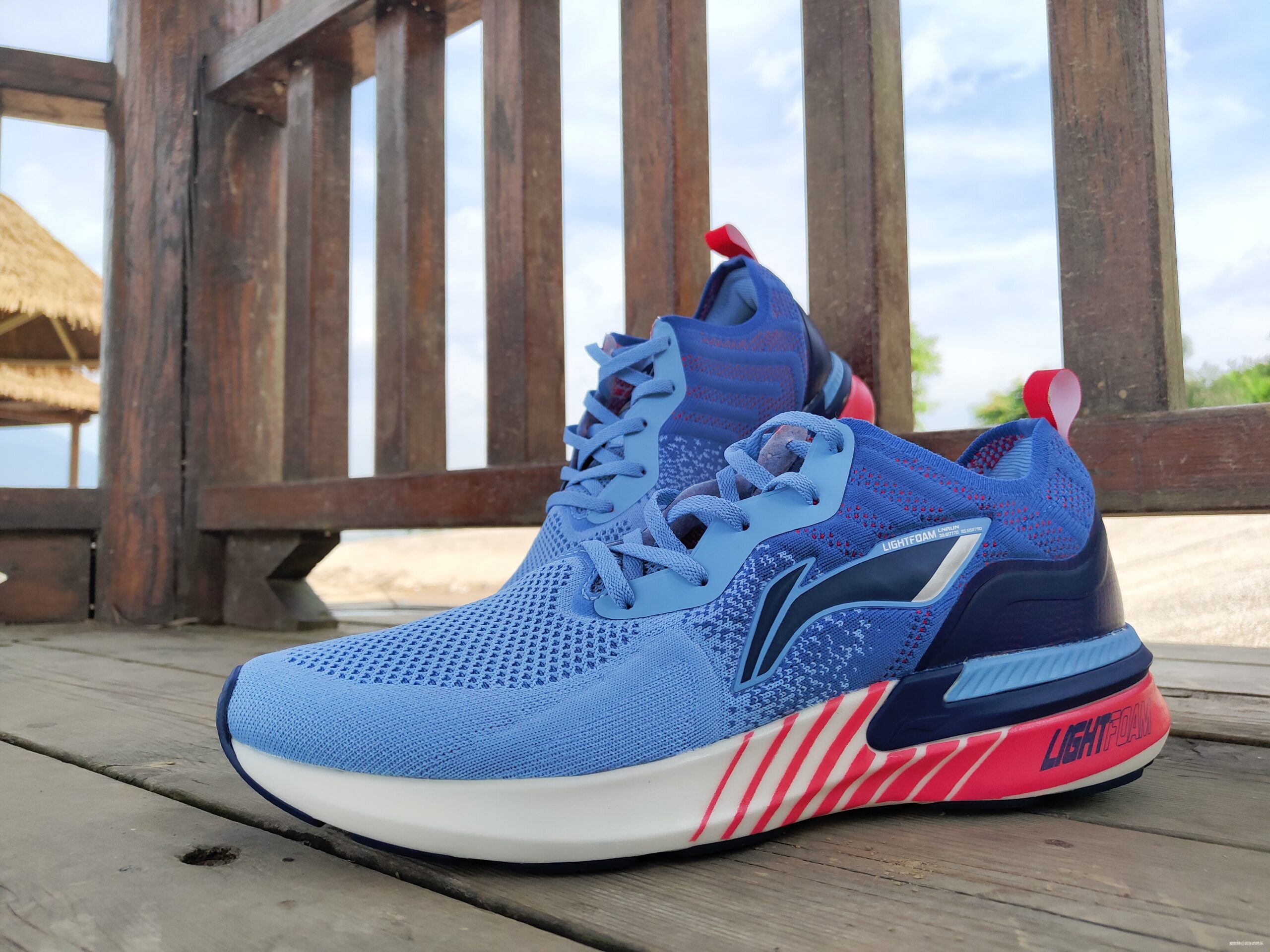 稳若磐石，凭“岚”而立——李宁2019岚跑鞋评测