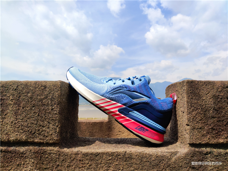 稳若磐石，凭“岚”而立——李宁2019岚跑鞋评测