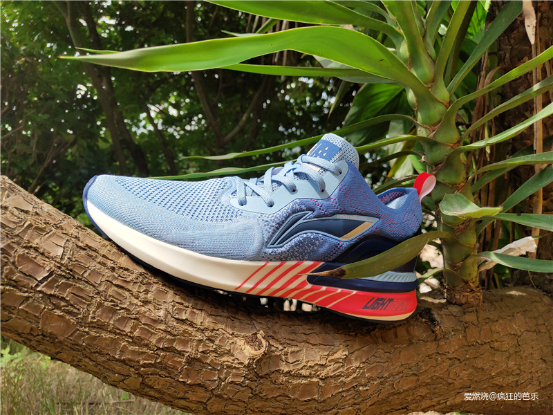 稳若磐石，凭“岚”而立——李宁2019岚跑鞋评测