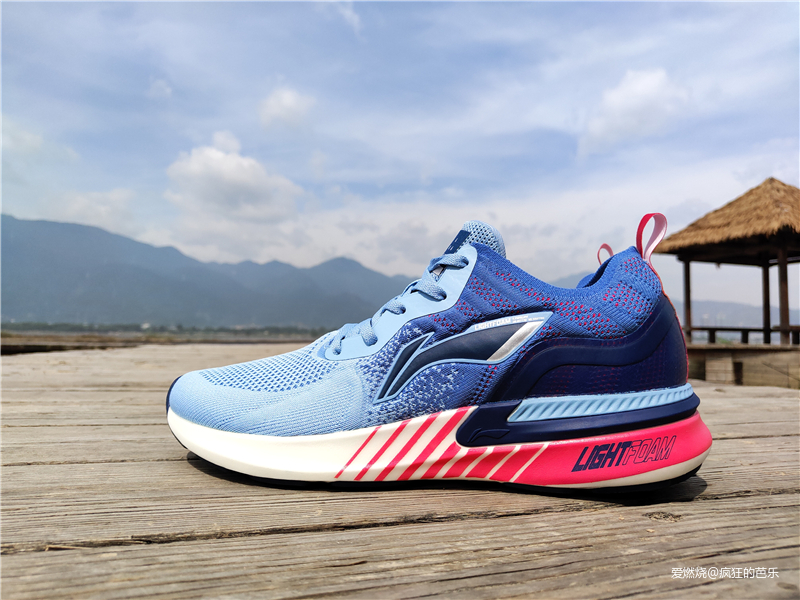 稳若磐石，凭“岚”而立——李宁2019岚跑鞋评测