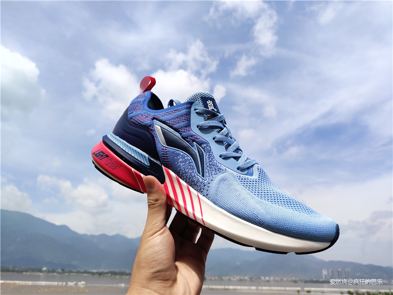 稳若磐石，凭“岚”而立——李宁2019岚跑鞋评测