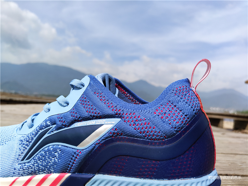 稳若磐石，凭“岚”而立——李宁2019岚跑鞋评测