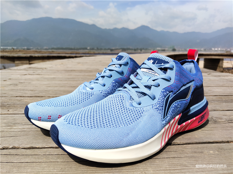 稳若磐石，凭“岚”而立——李宁2019岚跑鞋评测