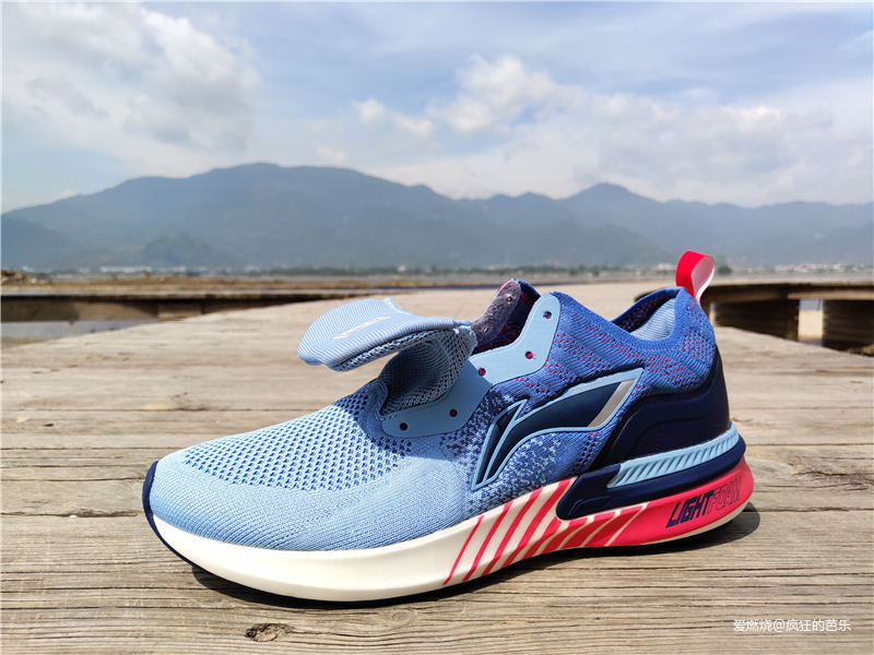 稳若磐石，凭“岚”而立——李宁2019岚跑鞋评测