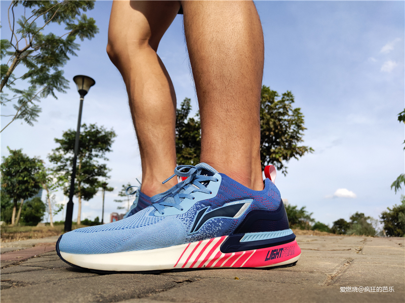 稳若磐石，凭“岚”而立——李宁2019岚跑鞋评测