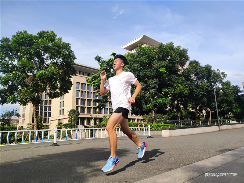 稳若磐石，凭“岚”而立——李宁2019岚跑鞋评测