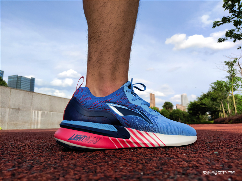 稳若磐石，凭“岚”而立——李宁2019岚跑鞋评测