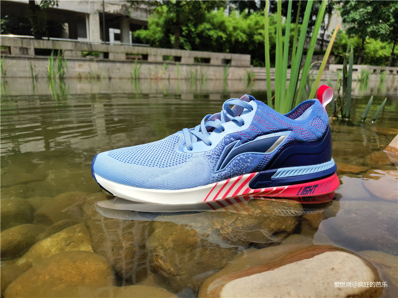 稳若磐石，凭“岚”而立——李宁2019岚跑鞋评测