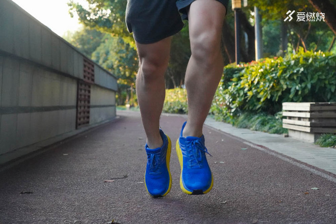 跑鞋 | 想体验踩弹簧感？超强缓震跑鞋 Clifton 6评测