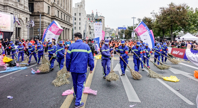 我们应该为马拉松的最后一名欢呼吗？