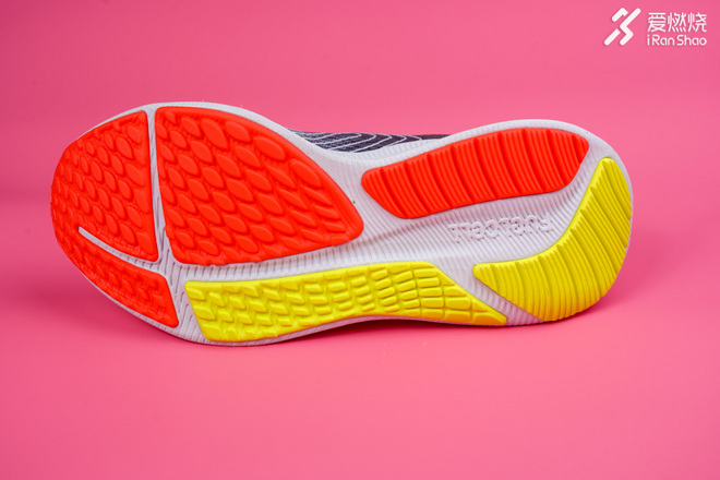 跑鞋 | 驱雷掣电 New Balance FuelCell Propel评测