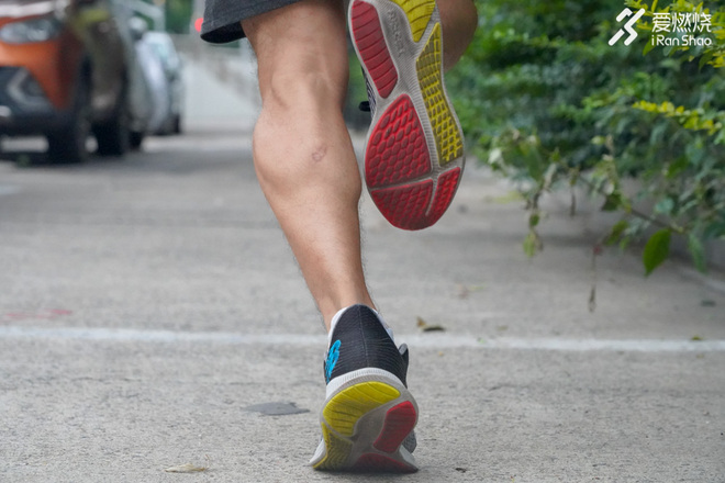 跑鞋 | 驱雷掣电 New Balance FuelCell Propel评测