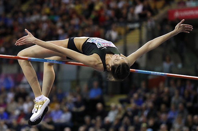 田径场上那些有颜能“打”的女将们