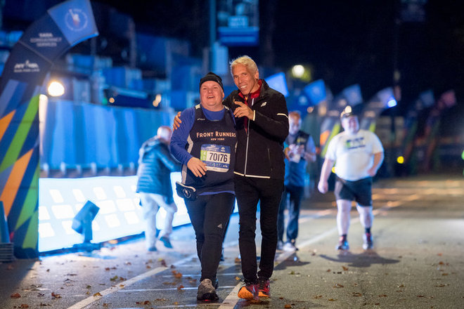 我们应该为马拉松的最后一名欢呼吗？