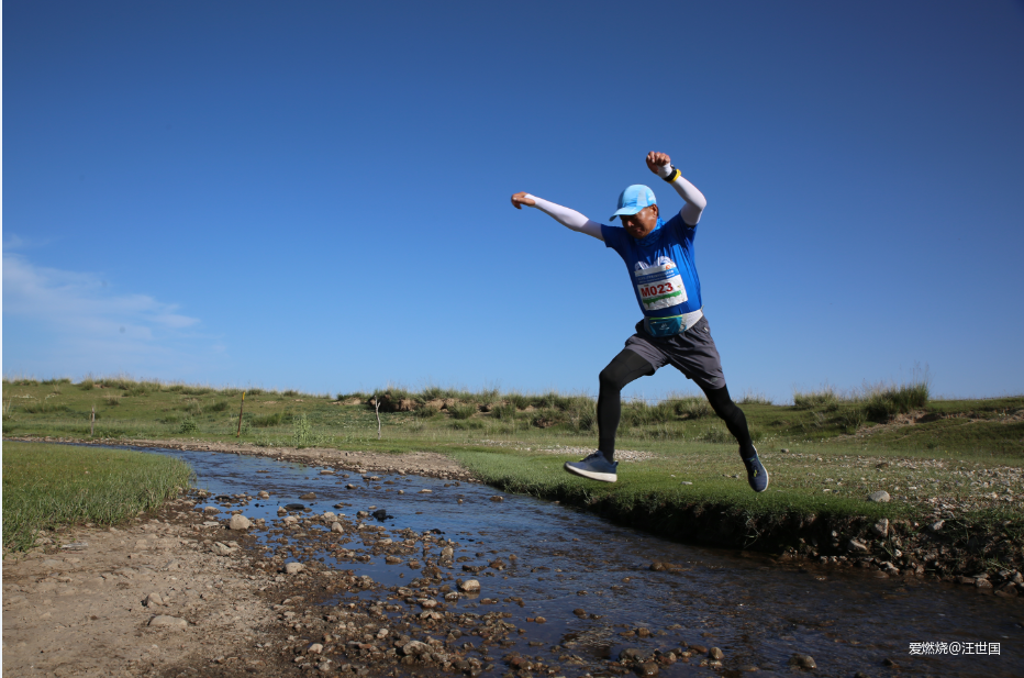 环湖赛道越野风景 五日五马感受很爽