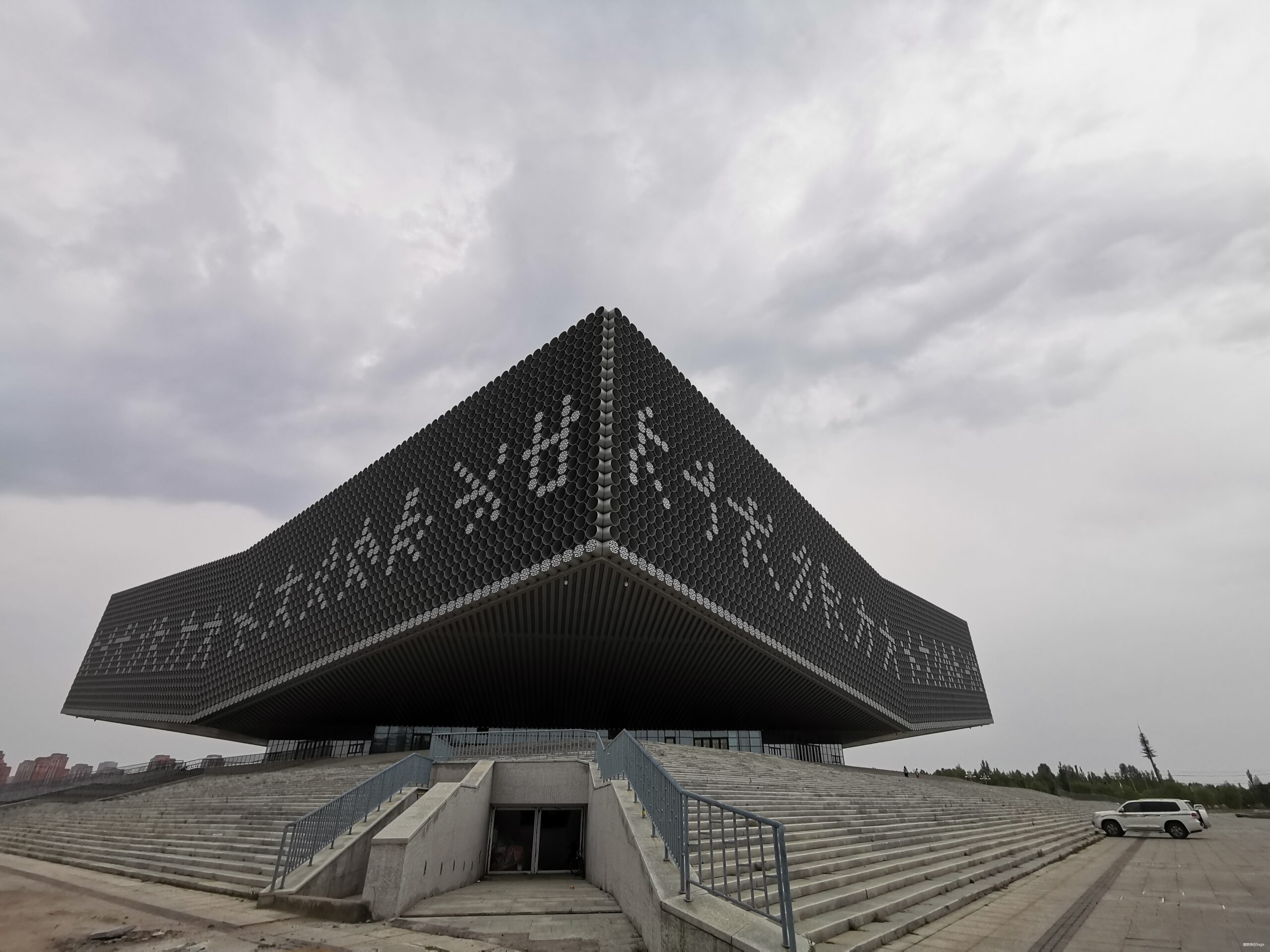 鄂尔多斯村跑：躁动夏天不停歇！让我在下雨的草原撒点野