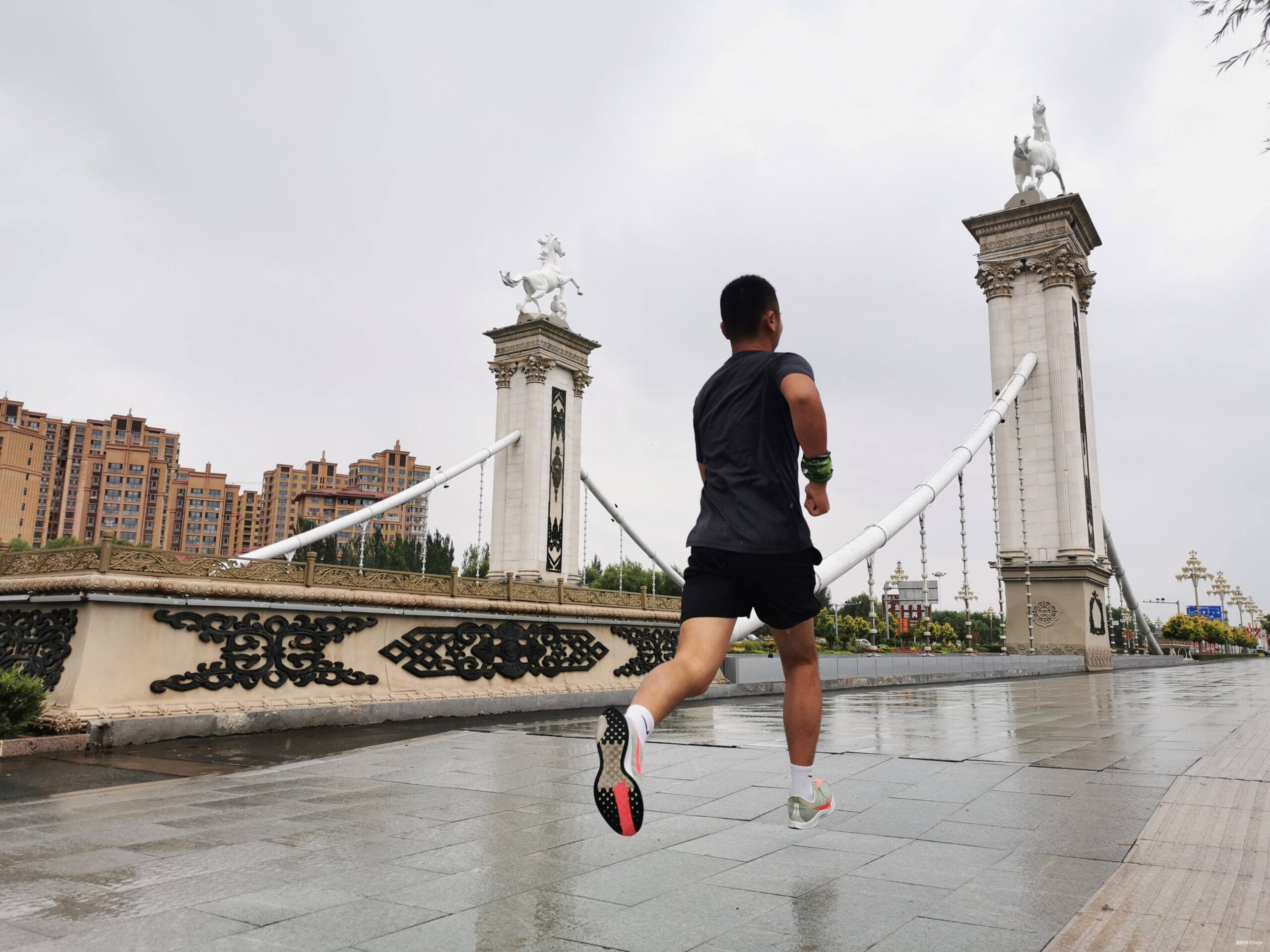 鄂尔多斯村跑：躁动夏天不停歇！让我在下雨的草原撒点野