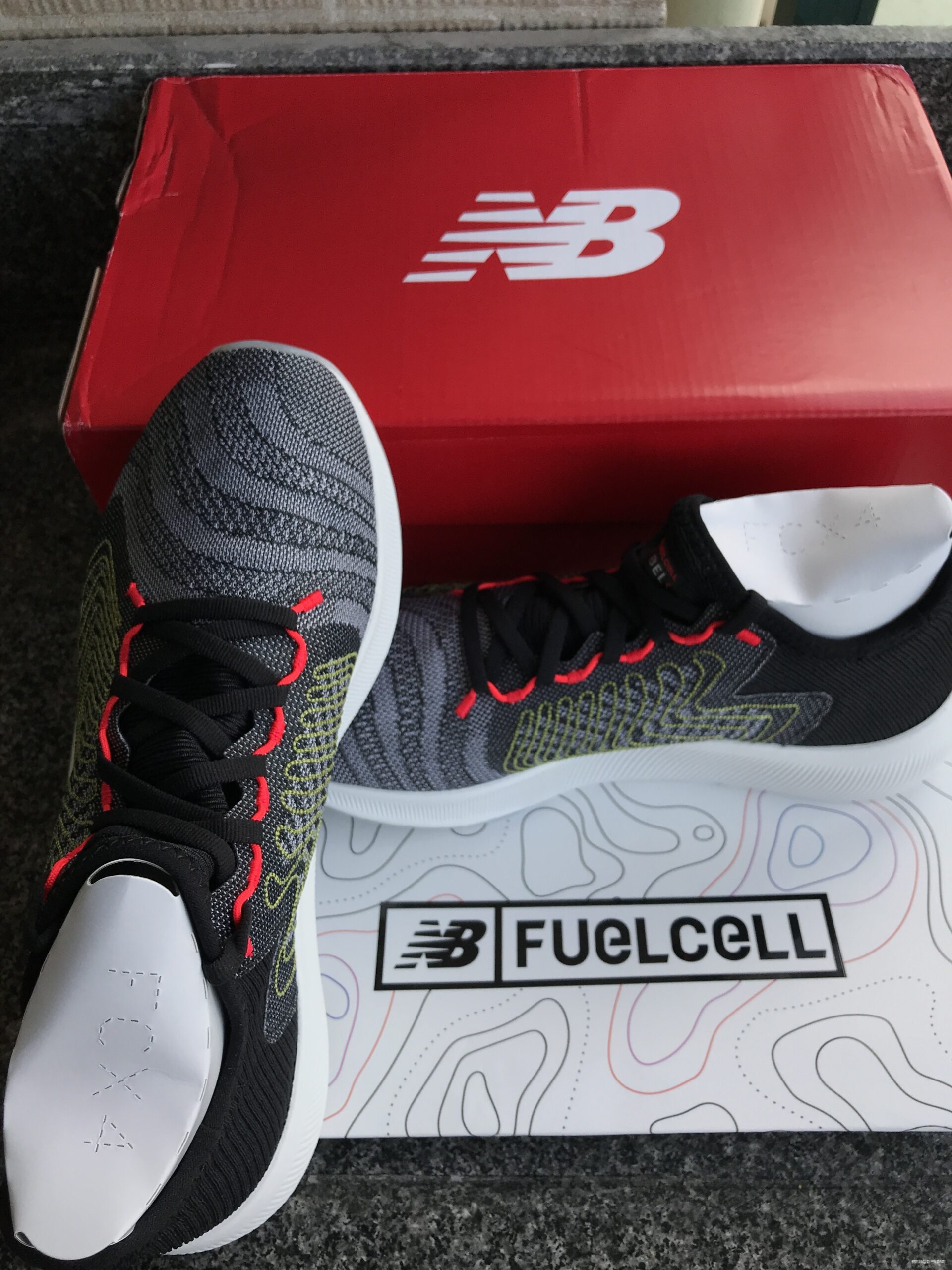 New Balance FuelCell Rebel 足下生风，助力PB