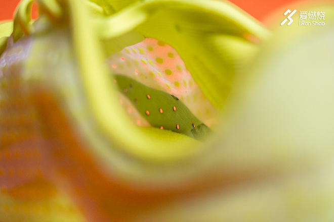 开箱 | 雷声大 步点更大 李宁䨻飞电竞速跑鞋