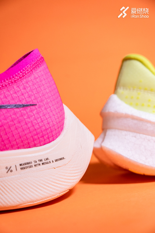 开箱 | 雷声大 步点更大 李宁䨻飞电竞速跑鞋