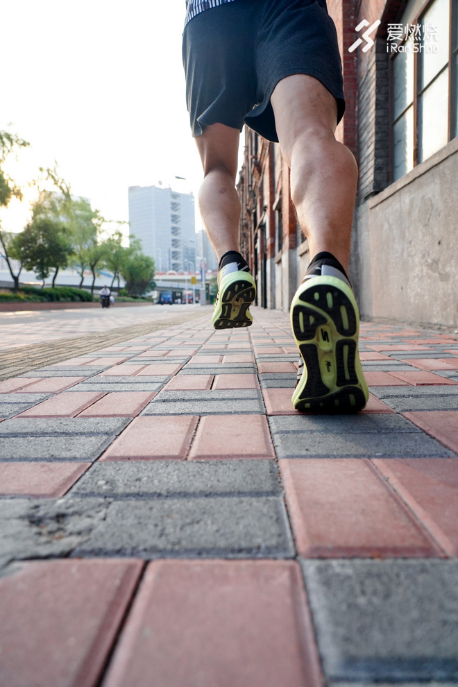 跑鞋 | 隐藏的尖峰时刻 Skechers GOrun Razor 3 Hyper