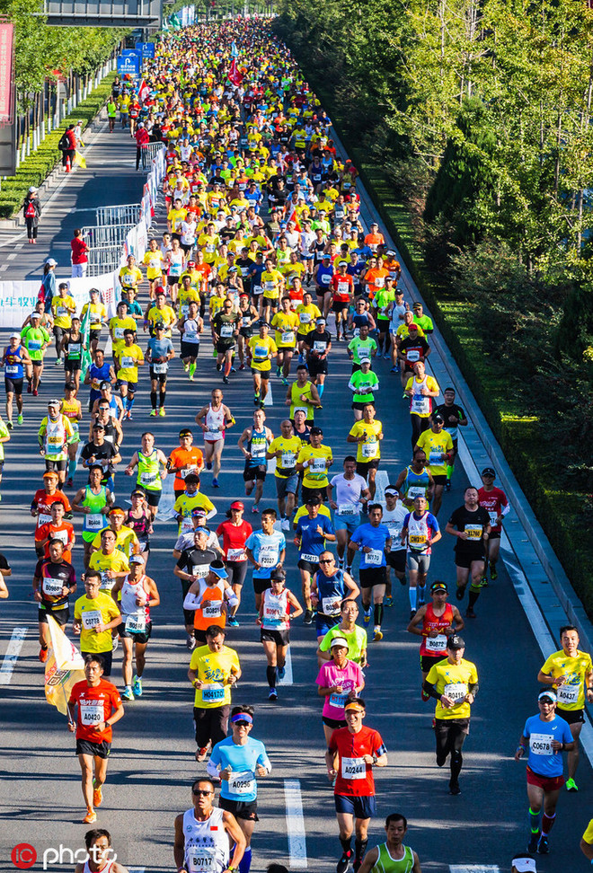 莫·法拉大北跑六连冠 | 跑圈十件事