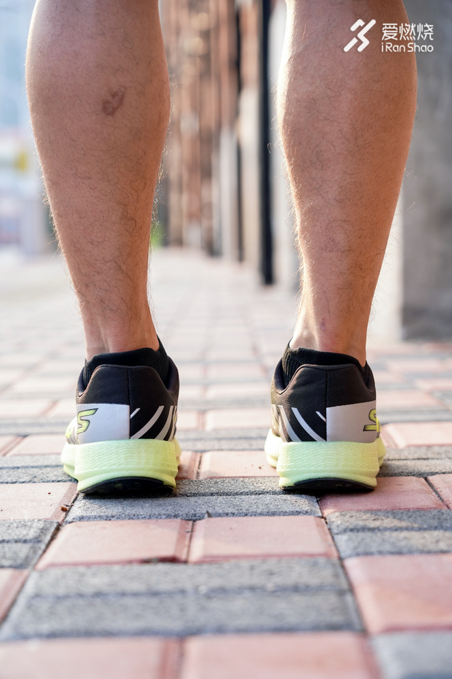 跑鞋 | 隐藏的尖峰时刻 Skechers GOrun Razor 3 Hyper