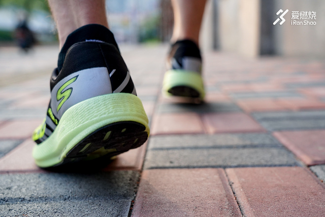 跑鞋 | 隐藏的尖峰时刻 Skechers GOrun Razor 3 Hyper