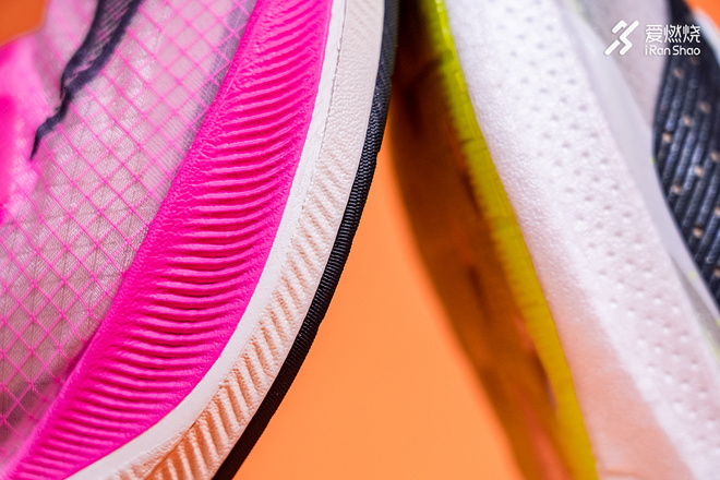 开箱 | 雷声大 步点更大 李宁䨻飞电竞速跑鞋